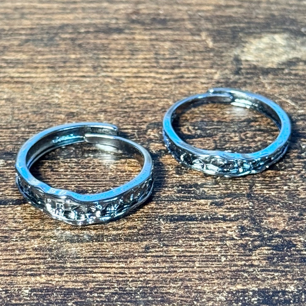Set of 2 Hammered Oval Couples Rings Adjustable